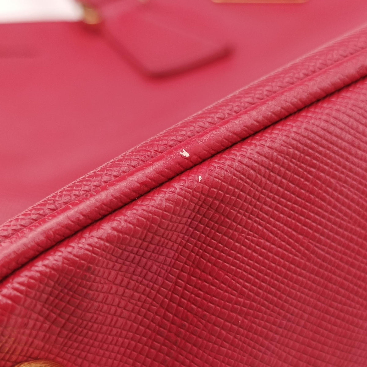 Pre-owned Prada Galleria Red SAFFIANO Leather BN1786 handbag | stylenewstar