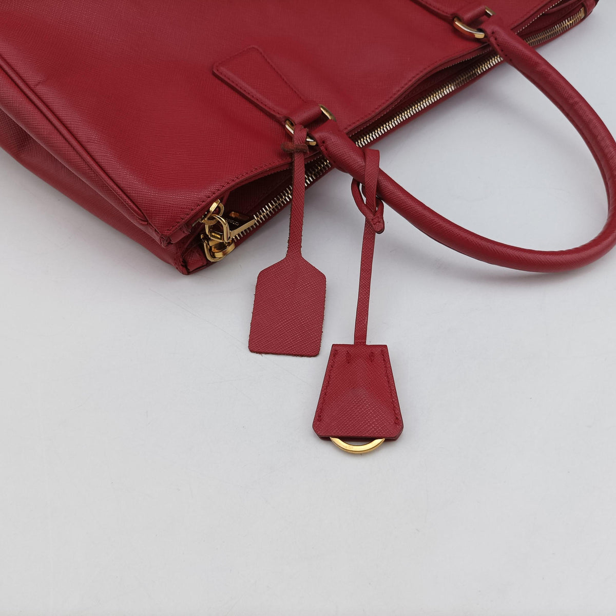 Pre-owned Prada Galleria Red SAFFIANO Leather BN1786 handbag | stylenewstar