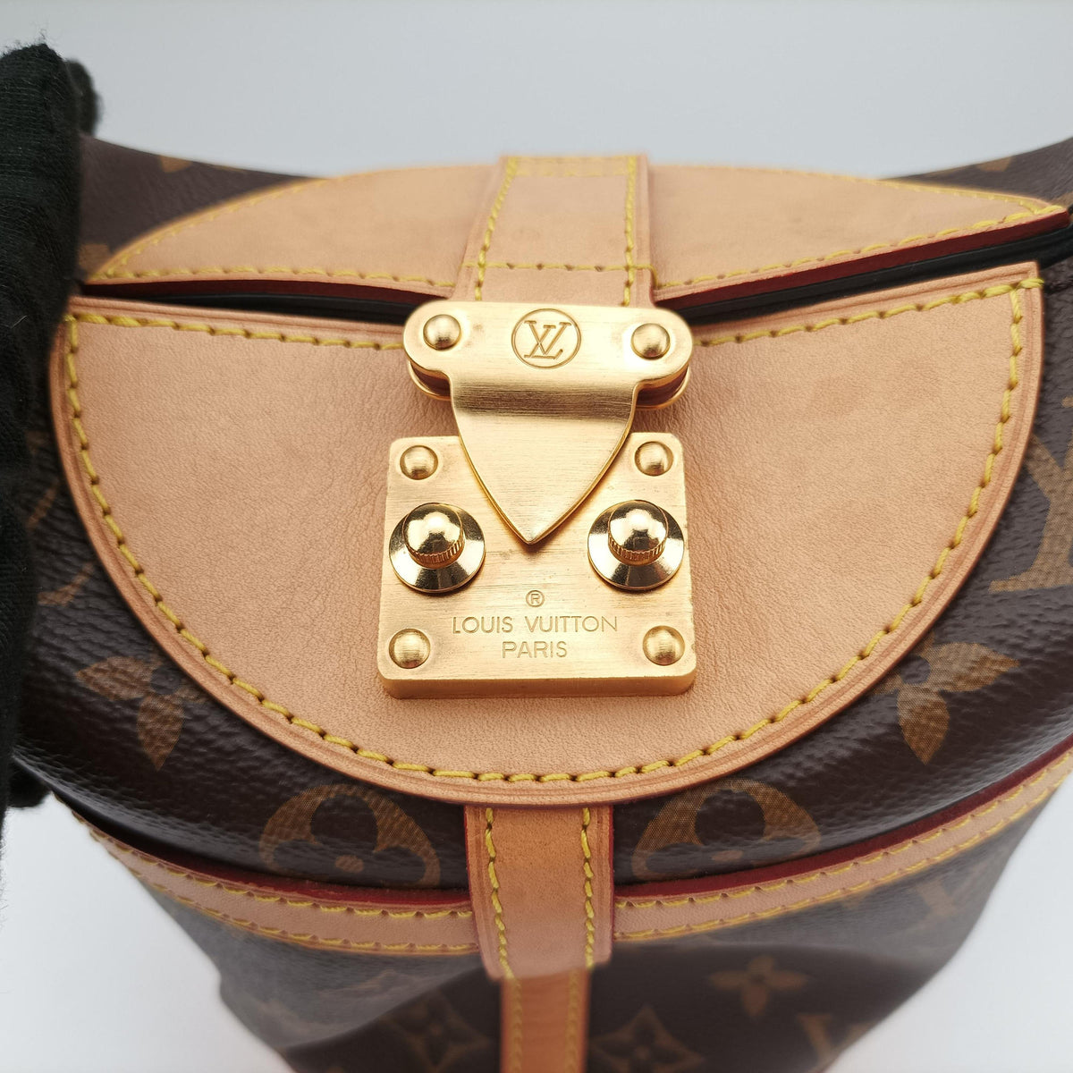 Pre-owned Louis Vuitton DUFFLE brown Monogram Canvas M43587 shoulderbag | stylenewstar