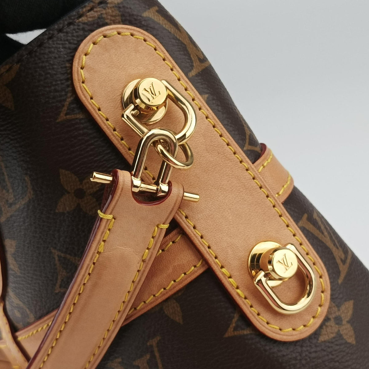 Pre-owned Louis Vuitton DUFFLE brown Monogram Canvas M43587 shoulderbag | stylenewstar