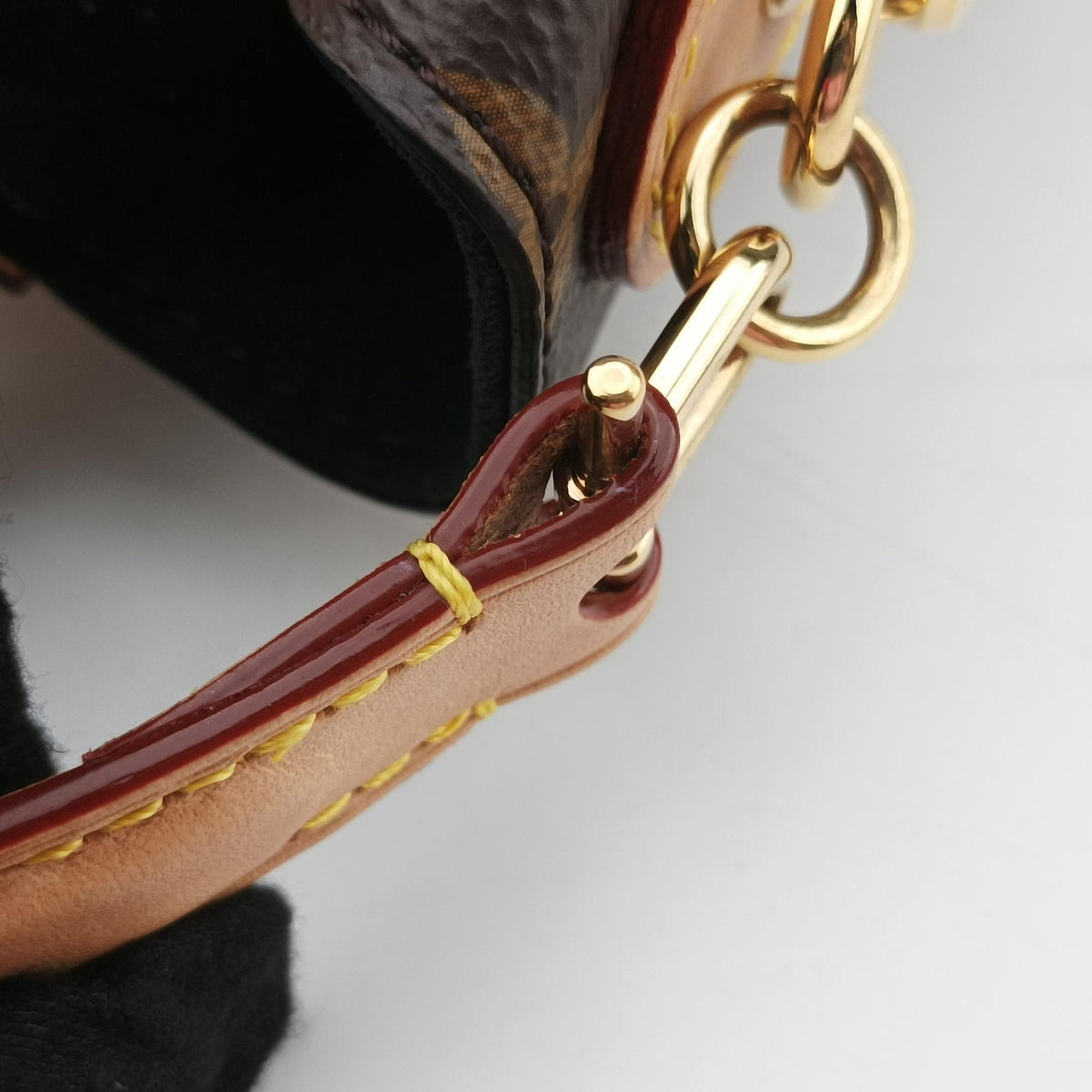 Pre-owned Louis Vuitton DUFFLE brown Monogram Canvas M43587 shoulderbag | stylenewstar