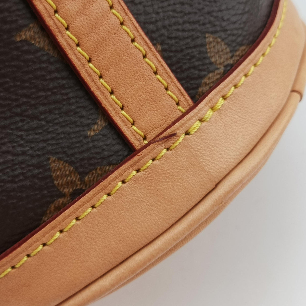 Pre-owned Louis Vuitton DUFFLE brown Monogram Canvas M43587 shoulderbag | stylenewstar