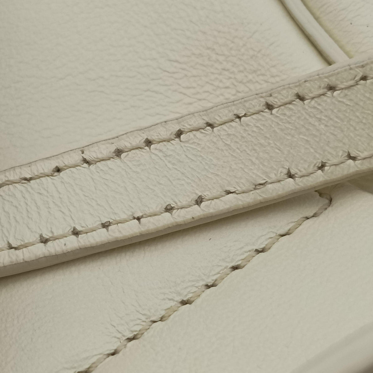 Pre-owned Chloe FAYE mini White leather  shoulderbag | stylenewstar