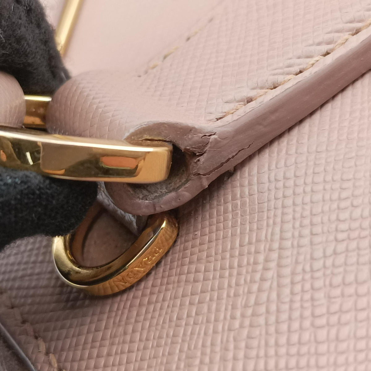 Pre-owned Prada Promenade Pink SAFFIANO patent BL0812 handbag | stylenewstar