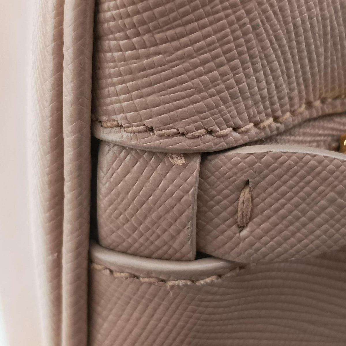 Pre-owned Prada Promenade Pink SAFFIANO patent BL0812 handbag | stylenewstar