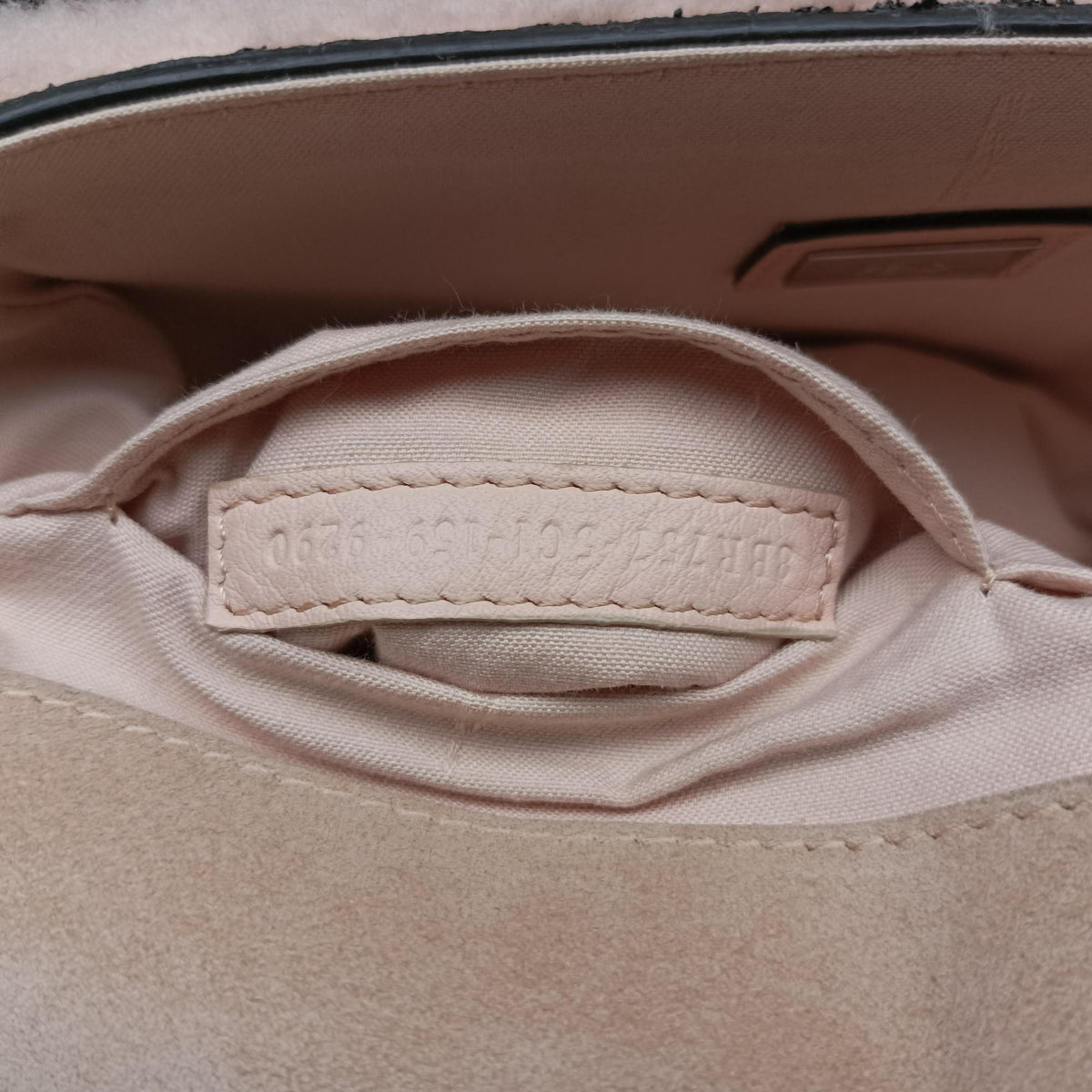 Secondhand Fendi 3 BAGUETTE Pink fur 8BR757 shoulderbag | stylenewstar