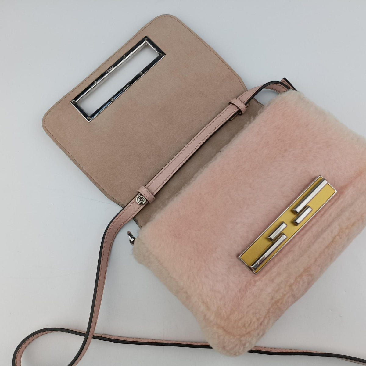 Secondhand Fendi 3 BAGUETTE Pink fur 8BR757 shoulderbag | stylenewstar