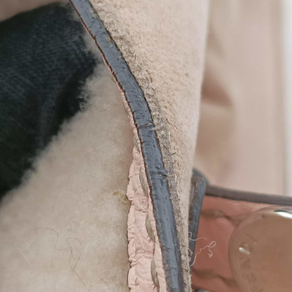 Secondhand Fendi 3 BAGUETTE Pink fur 8BR757 shoulderbag | stylenewstar