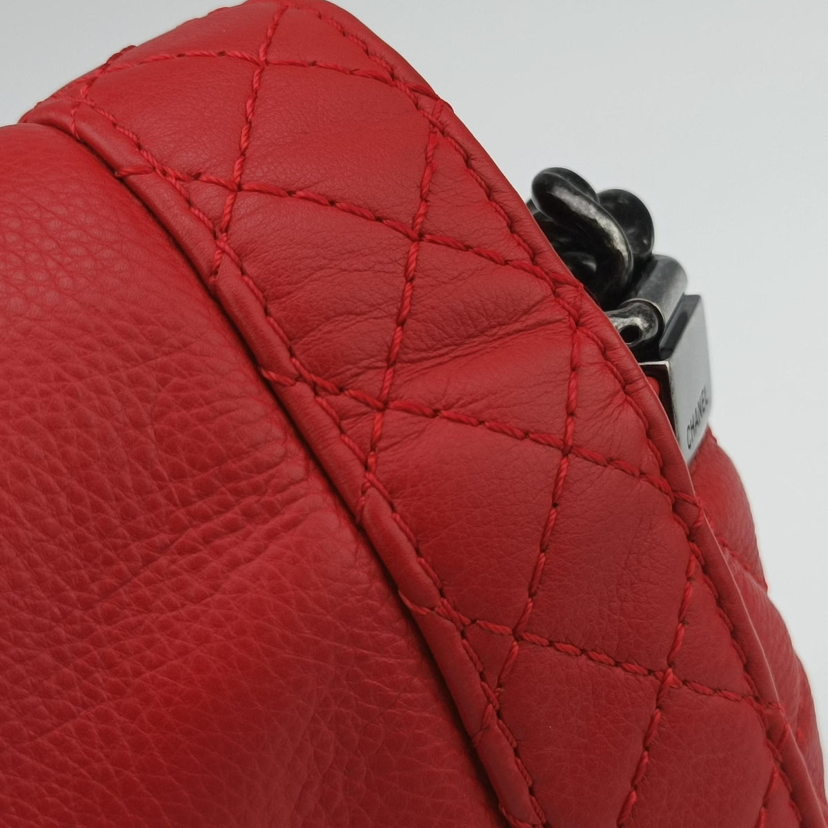 Secondhand Chanel BOY CHANEL Red Leather A67948 shoulderbag | stylenewstar