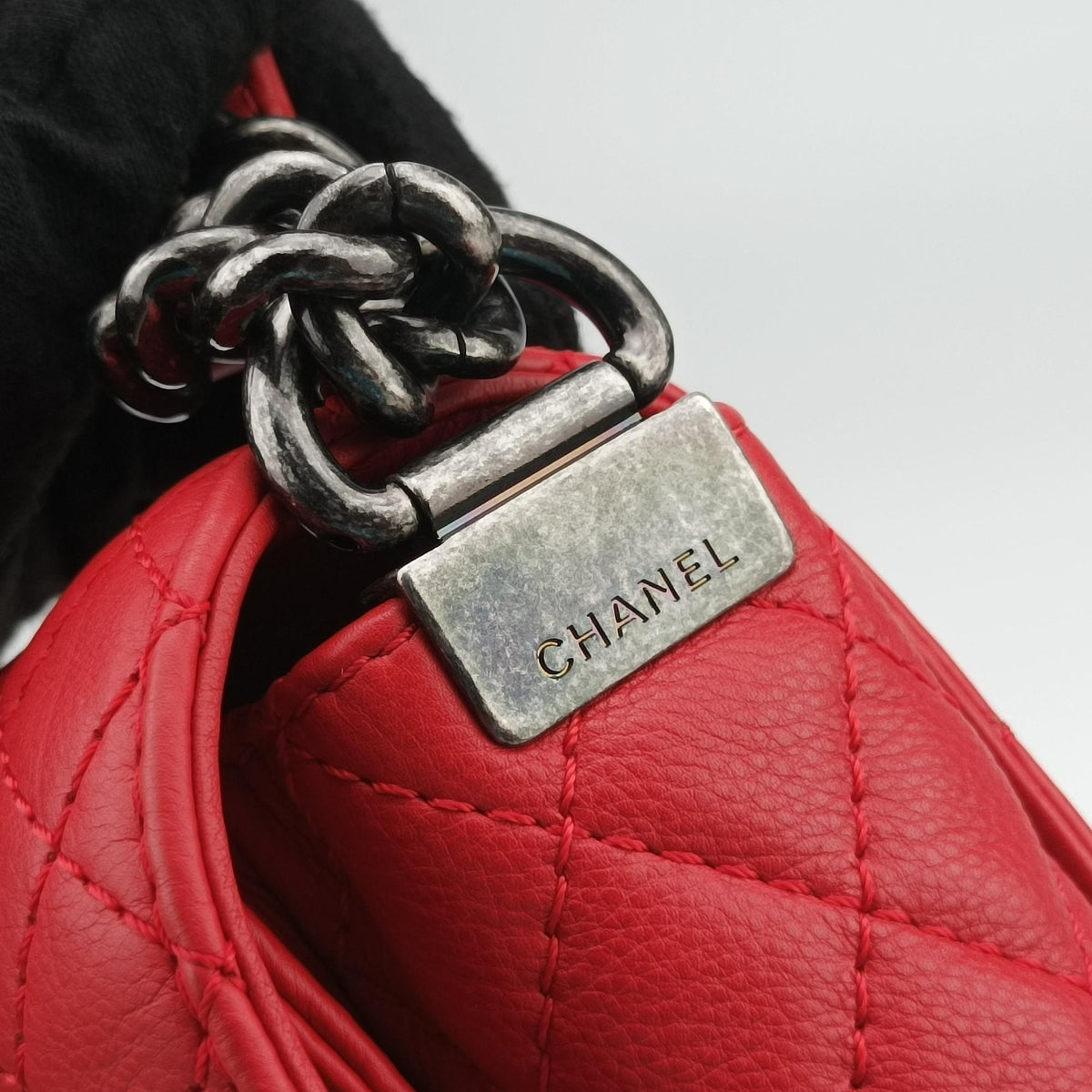 Secondhand Chanel BOY CHANEL Red Leather A67948 shoulderbag | stylenewstar