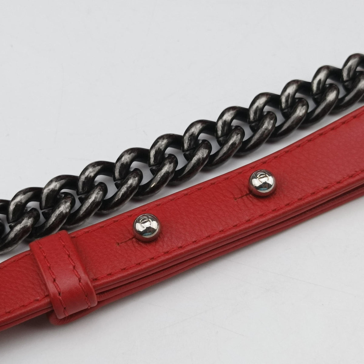 Secondhand Chanel BOY CHANEL Red Leather A67948 shoulderbag | stylenewstar