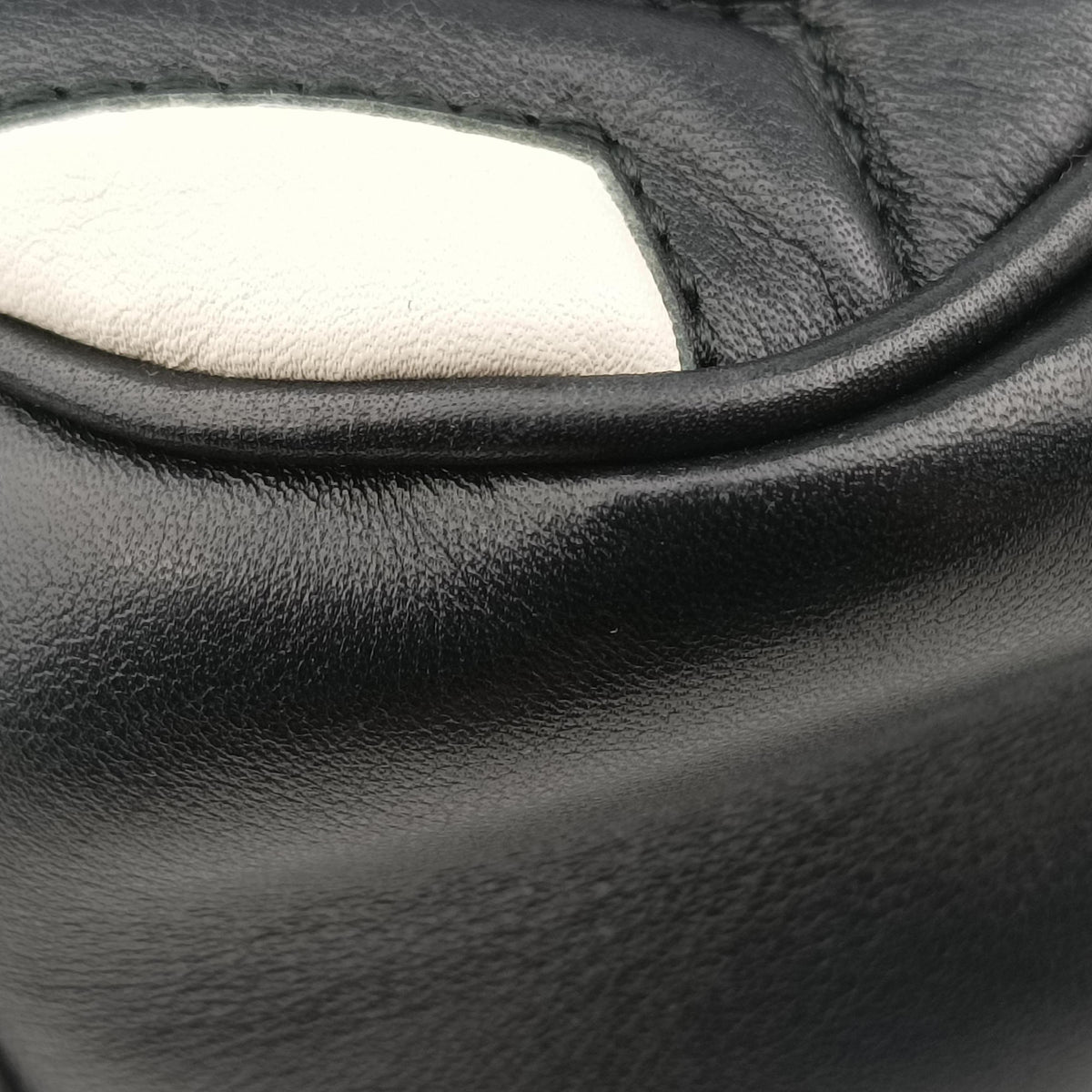 Pre-owned Gucci GG Marmont Black×white Leather 443499 shoulderbag | stylenewstar