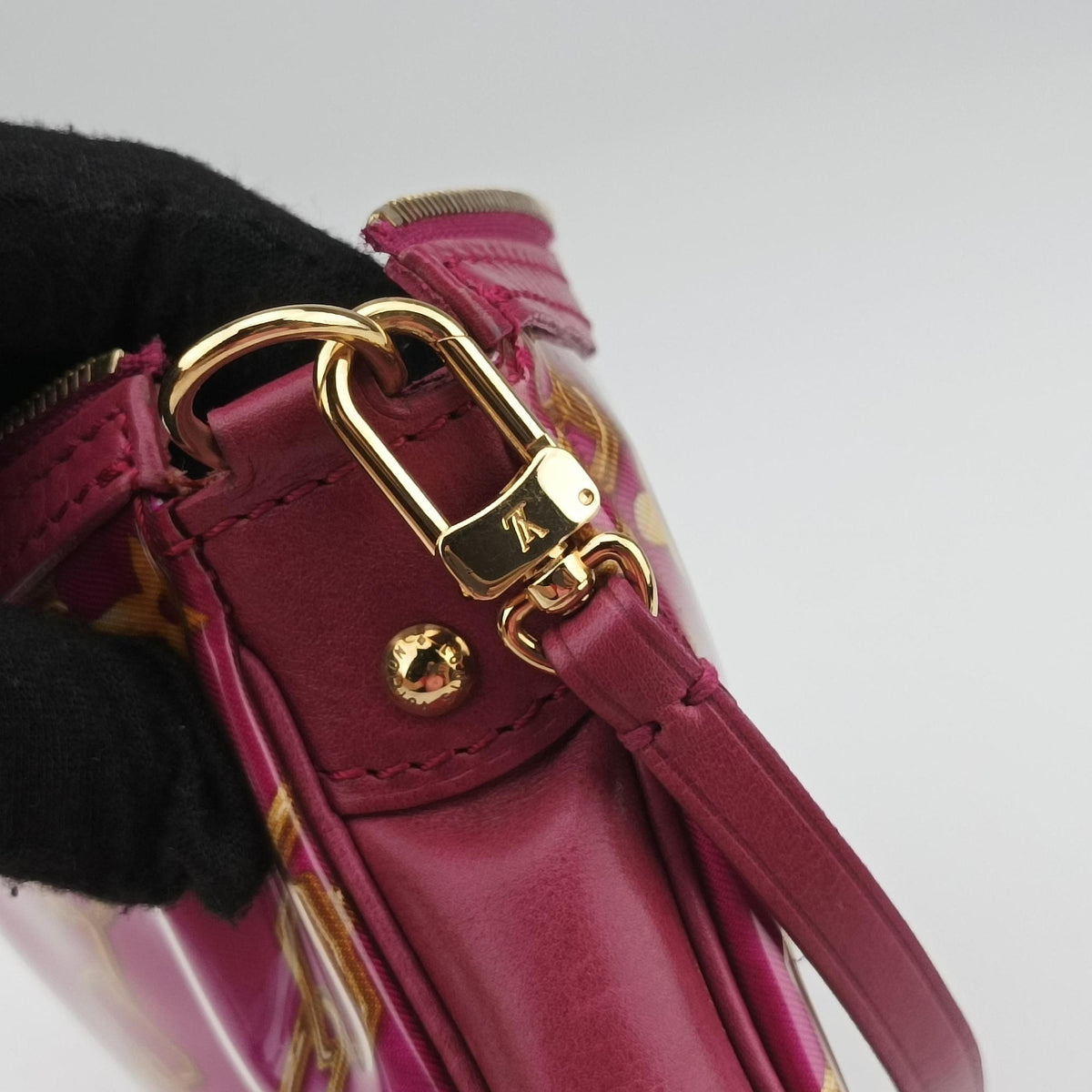 Secondhand Louis Vuitton Charm Pochette Accessoires pink×multicolor leather×vinyl M95160 shoulderbag | stylenewstar