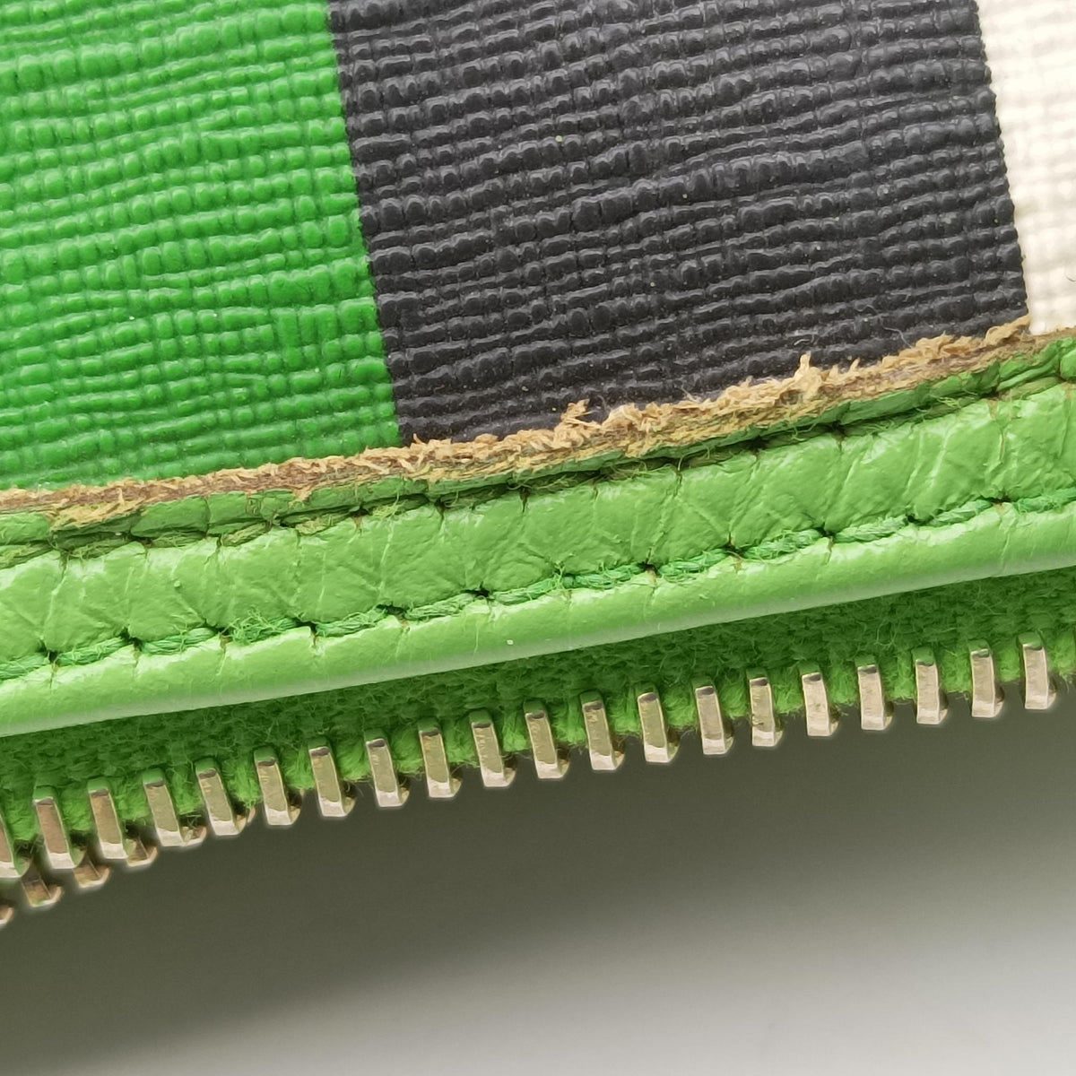 Pre-owned Gucci UNICEF Joy Green x White x Black PVC coated canvas 189895 handbag | stylenewstar