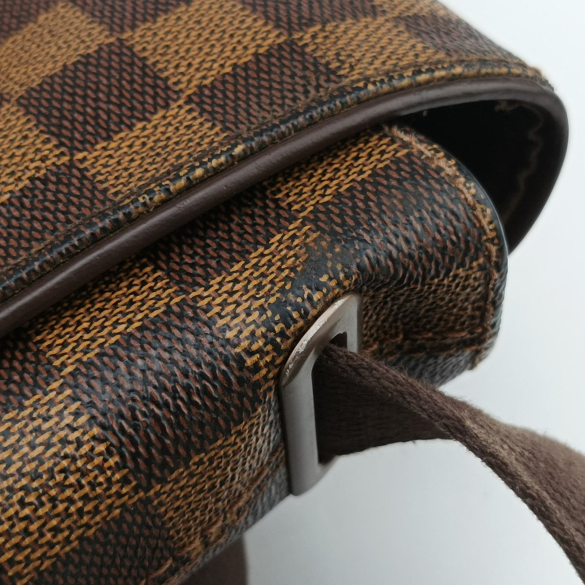 Pre-owned Louis Vuitton District MM EBENE Damier Canvas N41212 shoulderbag | stylenewstar