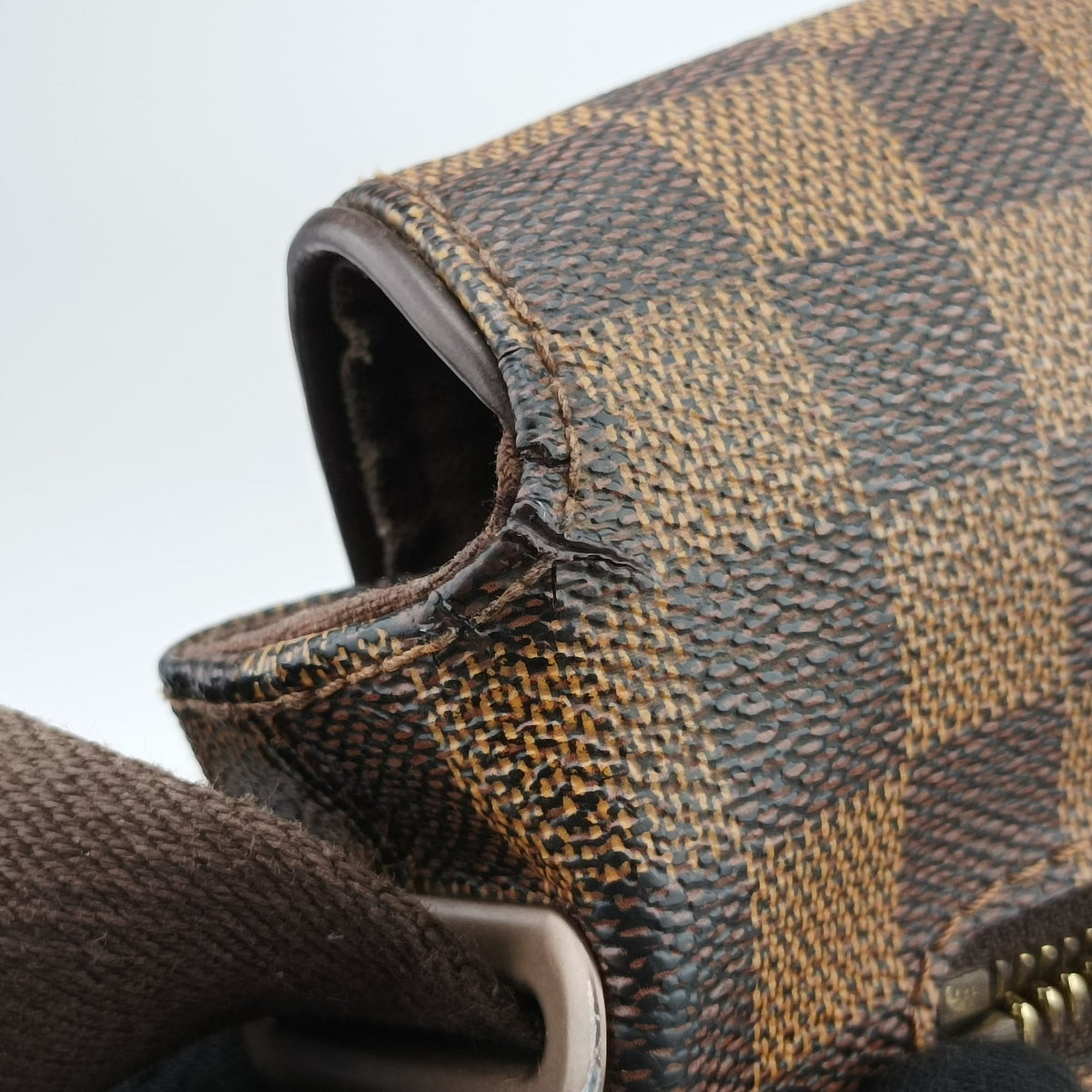 Pre-owned Louis Vuitton District MM EBENE Damier Canvas N41212 shoulderbag | stylenewstar