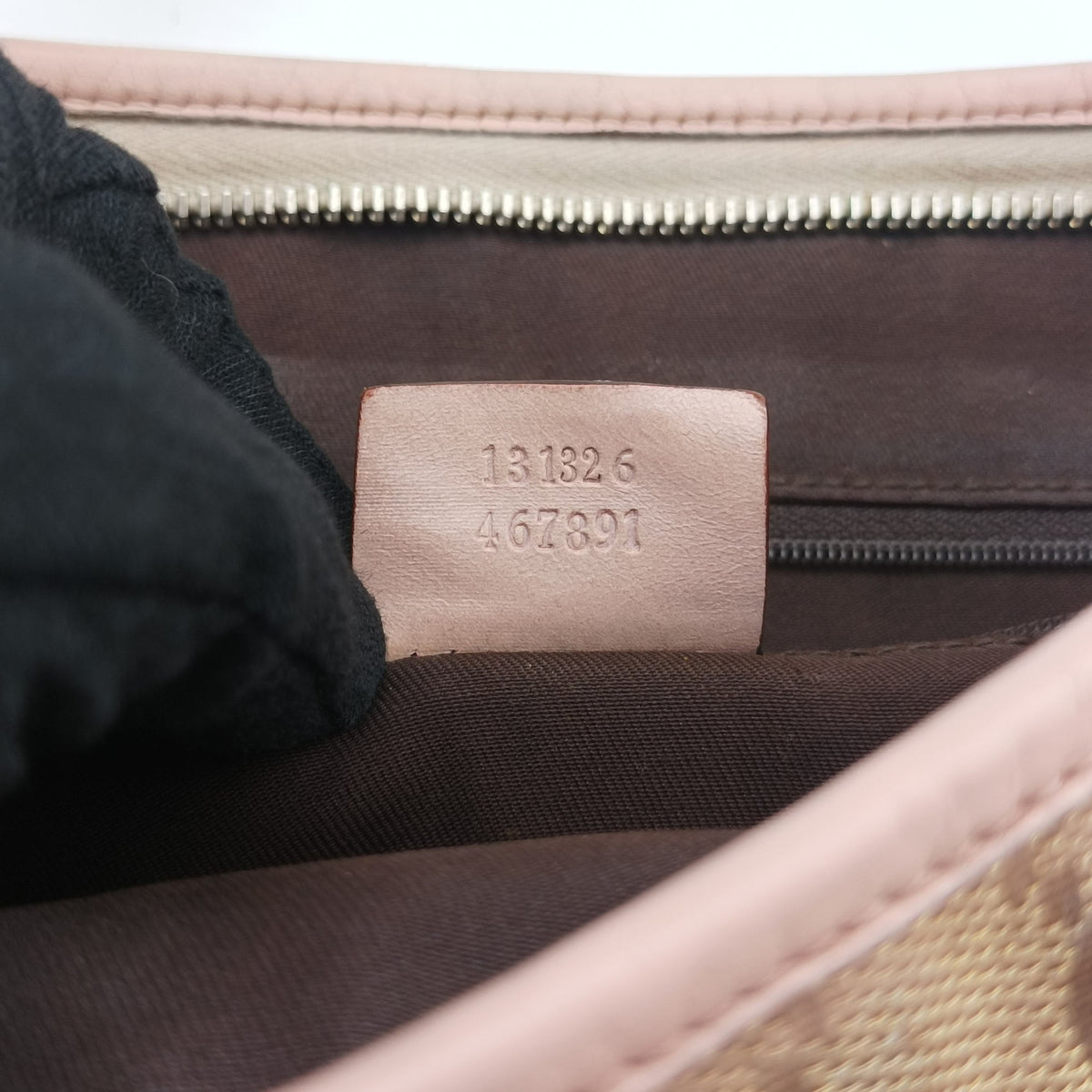 Pre-owned Gucci Abbey Pink canvas 131326 shoulderbag | stylenewstar