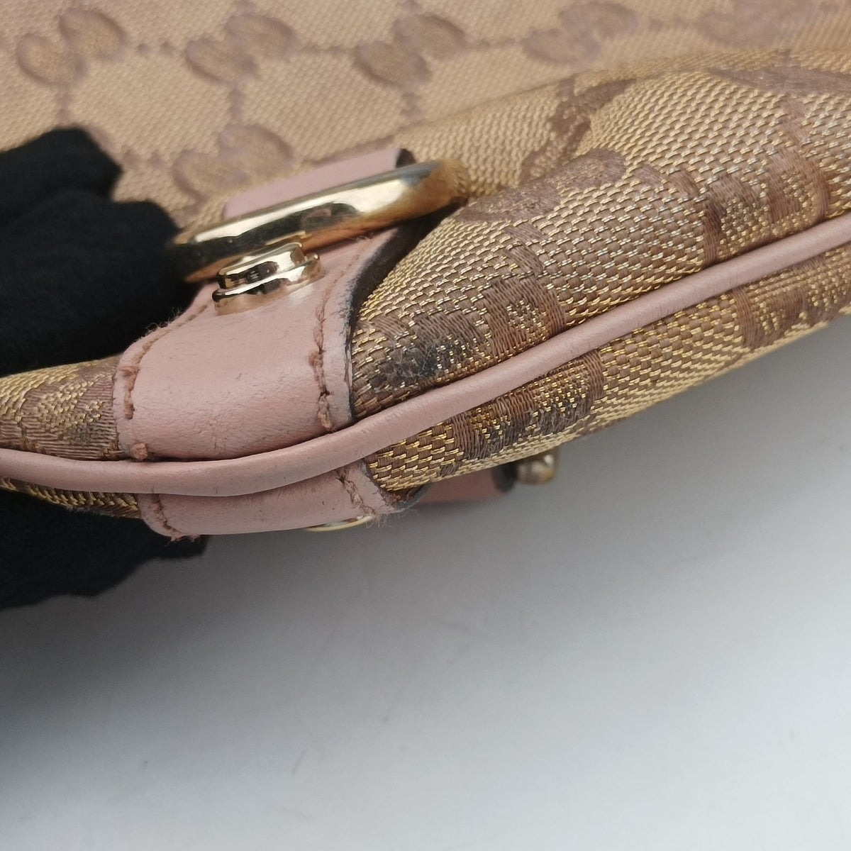 Pre-owned Gucci Abbey Pink canvas 131326 shoulderbag | stylenewstar