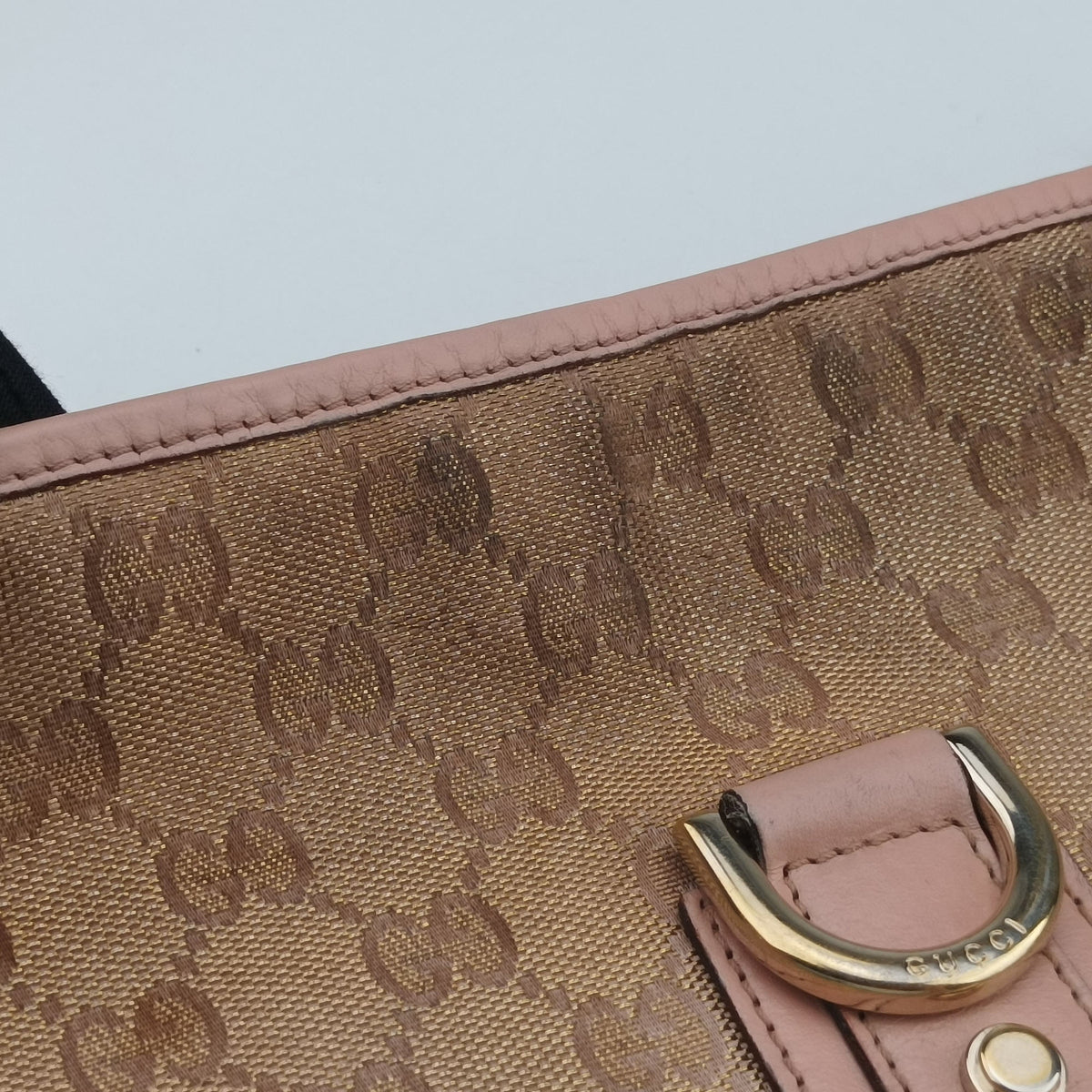 Pre-owned Gucci Abbey Pink canvas 131326 shoulderbag | stylenewstar