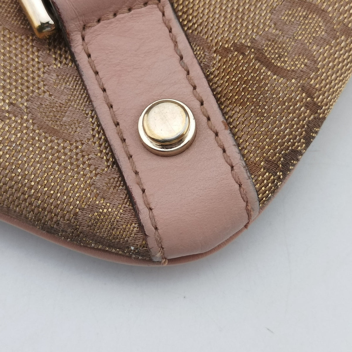 Pre-owned Gucci Abbey Pink canvas 131326 shoulderbag | stylenewstar