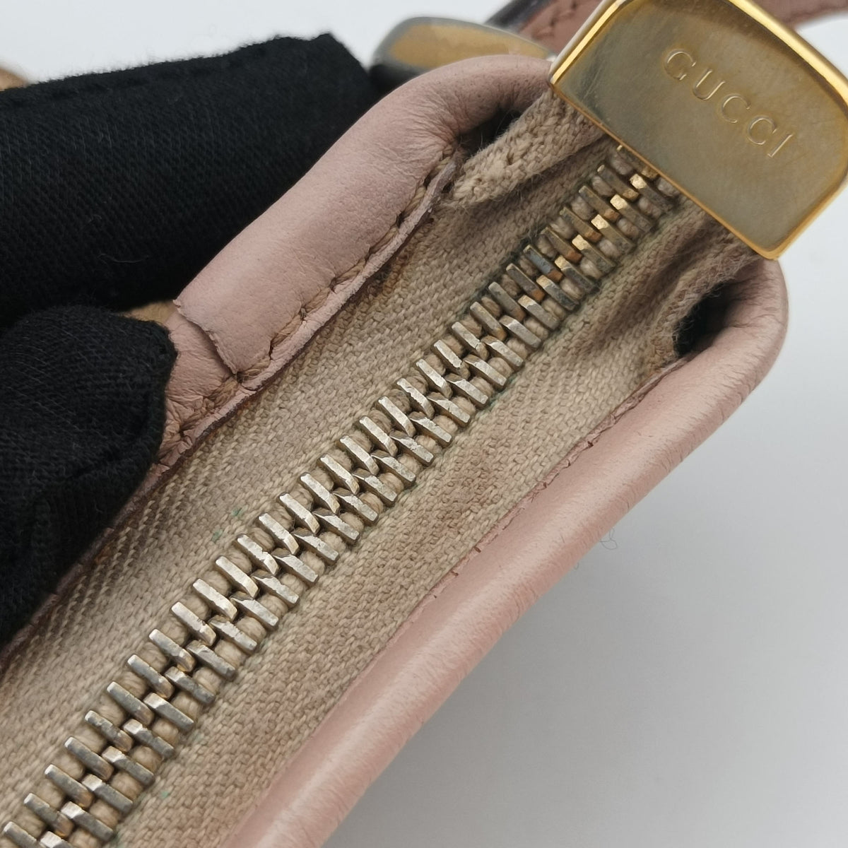 Pre-owned Gucci Abbey Pink canvas 131326 shoulderbag | stylenewstar