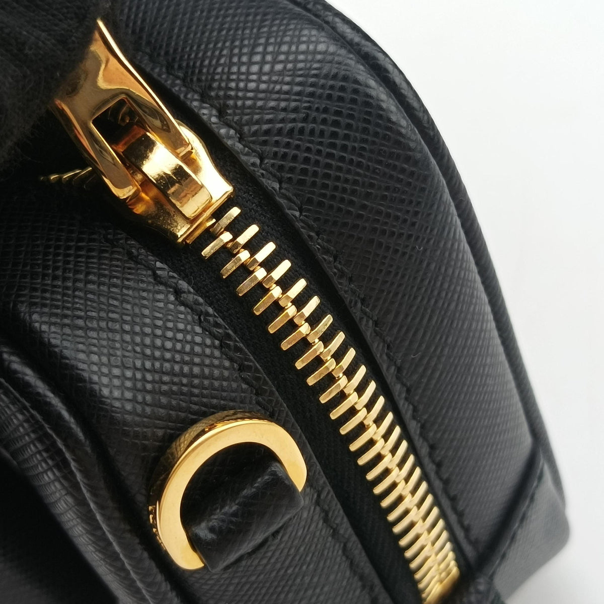 Pre-owned Prada Ribbon Mini Pochette Black SAFFIANO Leather 1NF674 clutchbag | stylenewstar