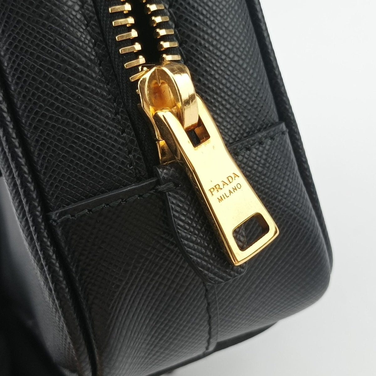 Pre-owned Prada Ribbon Mini Pochette Black SAFFIANO Leather 1NF674 clutchbag | stylenewstar