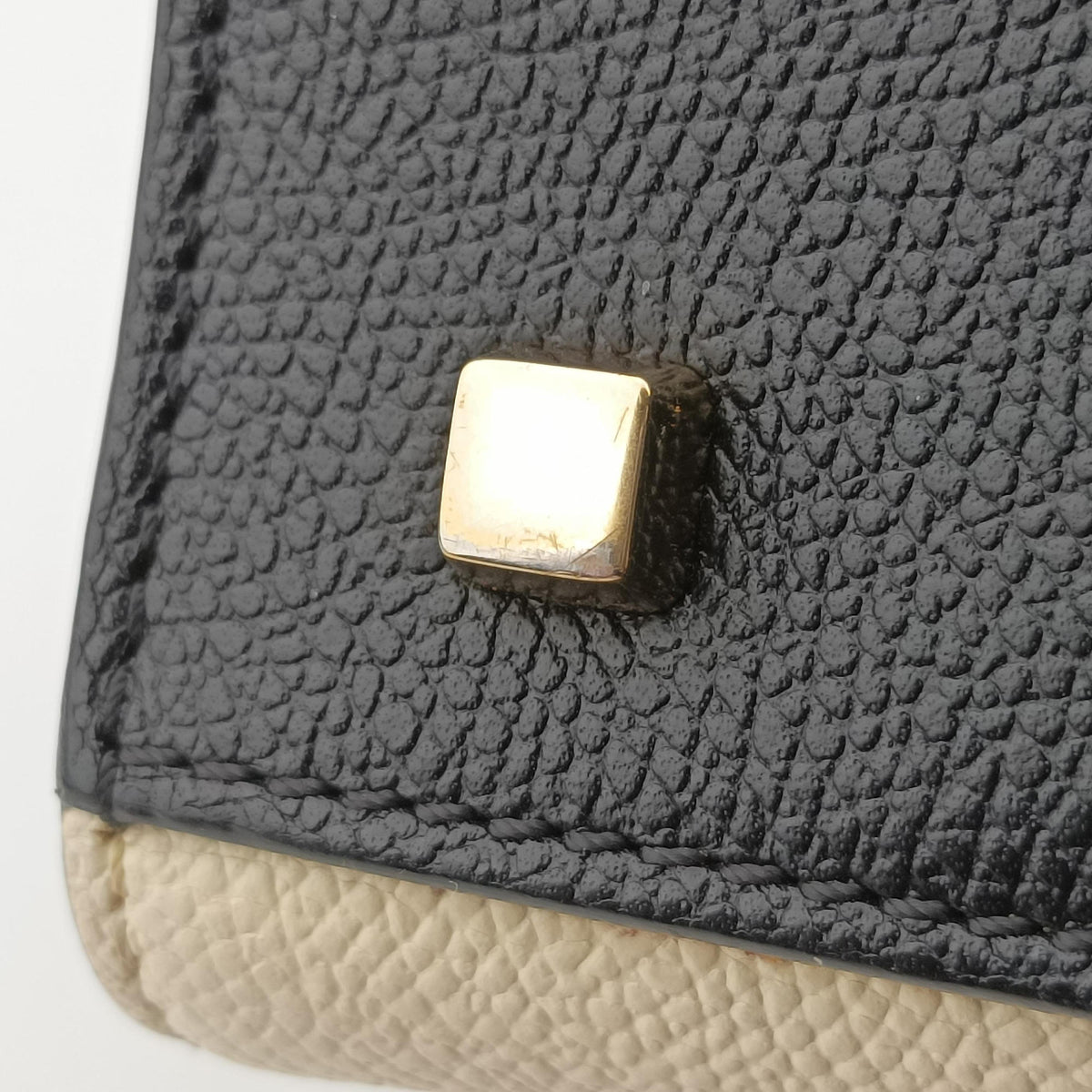 Pre-owned Valextra Iside White × Black Calfskin  shoulderbag | stylenewstar