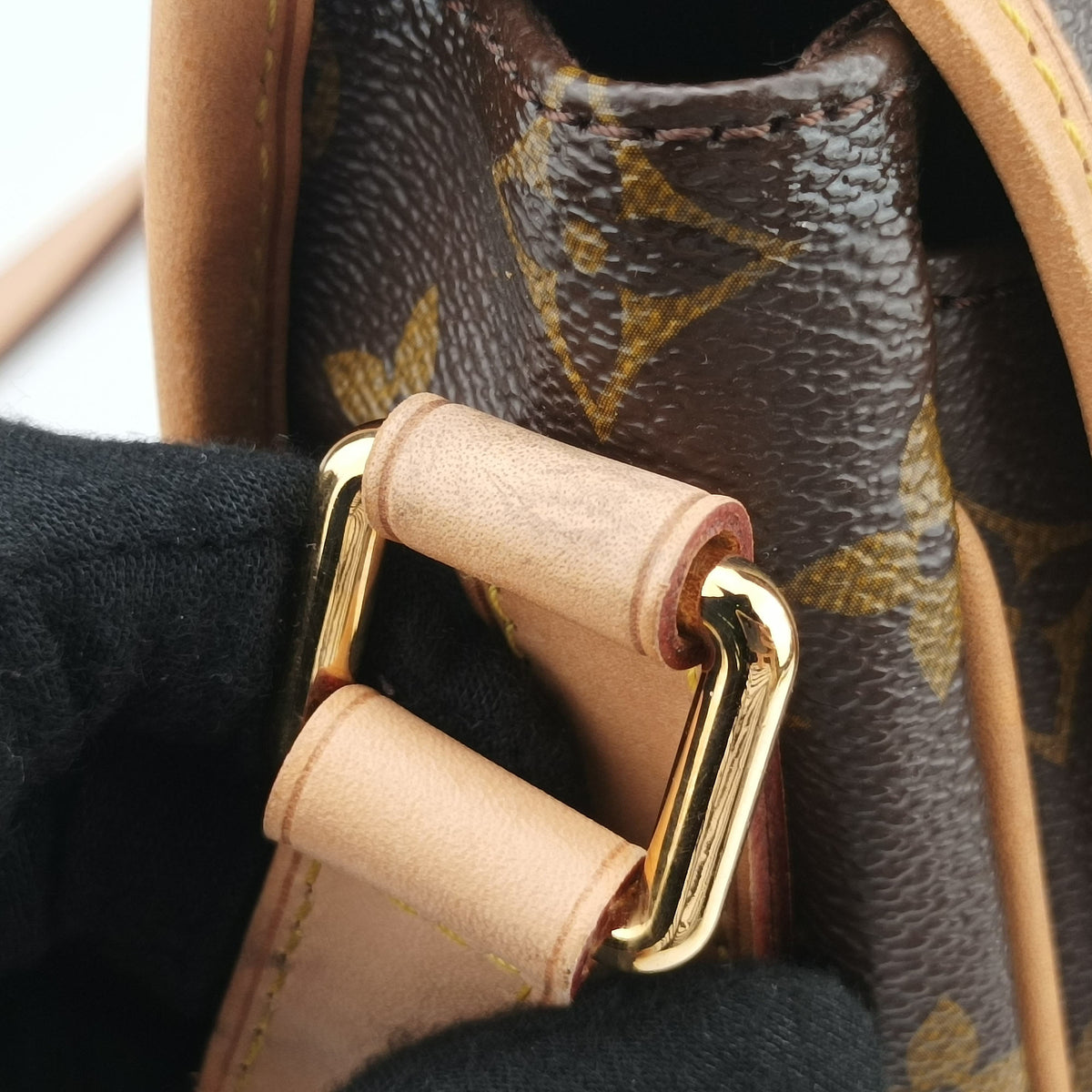 Secondhand Louis Vuitton Menilmontant PM Brown Monogram canvas M40474 shoulderbag | stylenewstar