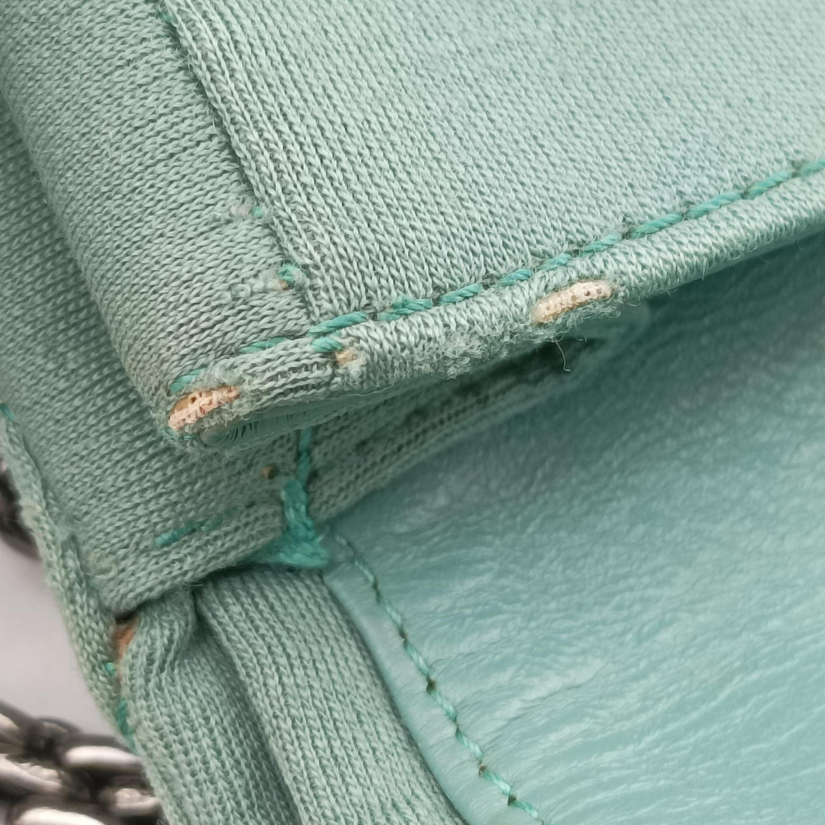 Secondhand Chanel 2.55 Matelasse Green Fabric A66985 shoulderbag | stylenewstar