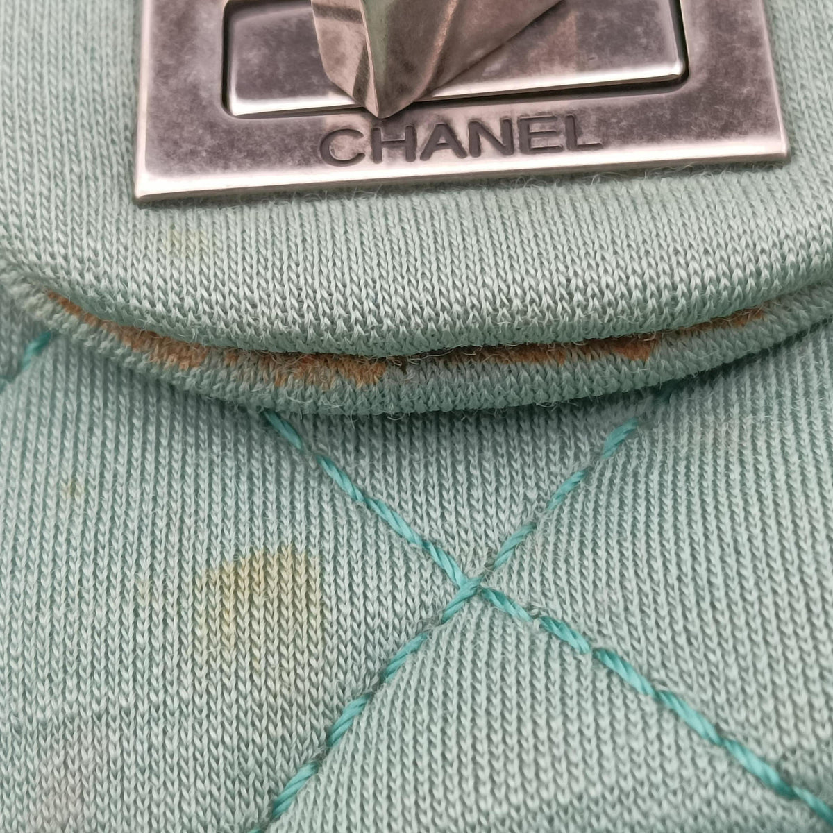 Secondhand Chanel 2.55 Matelasse Green Fabric A66985 shoulderbag | stylenewstar