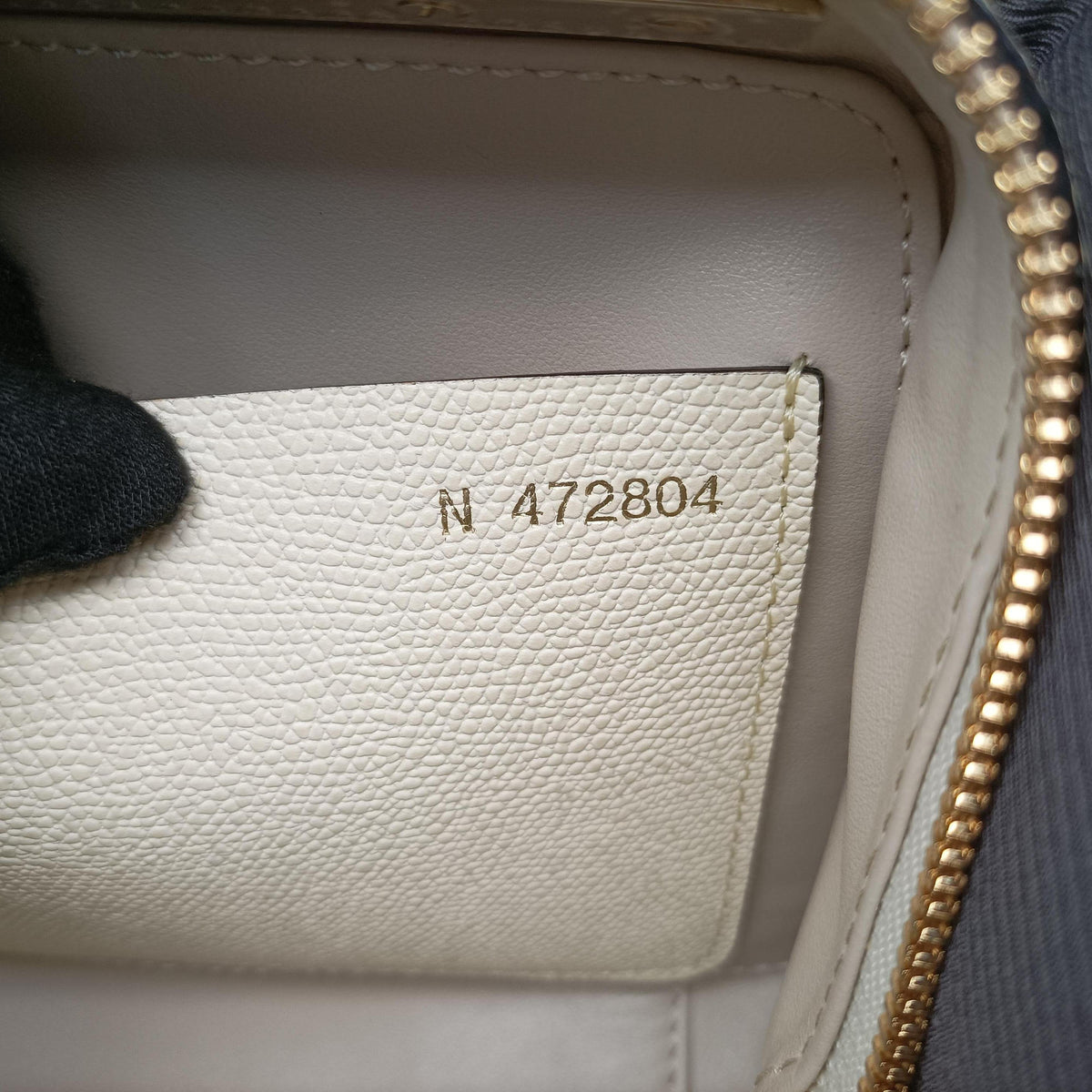 Vintage Valextra Serie Esse Mini White Leather  shoulderbag | stylenewstar