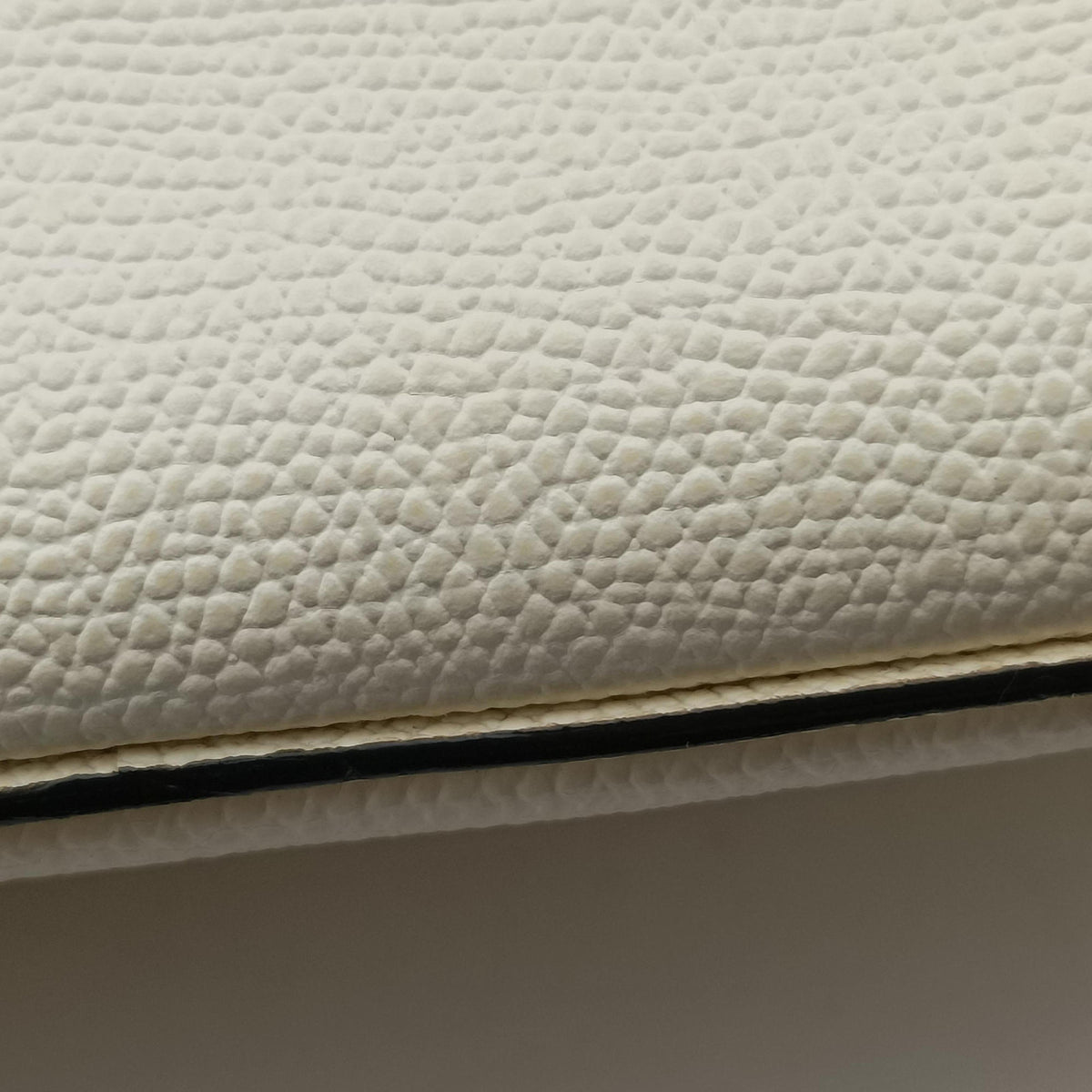 Vintage Valextra Serie Esse Mini White Leather  shoulderbag | stylenewstar
