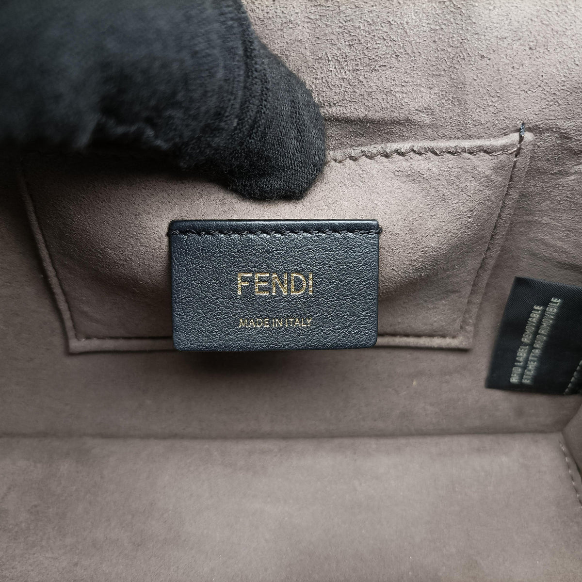 Pre-owned Fendi KAN I F Red Leather 8BT286 shoulderbag | stylenewstar