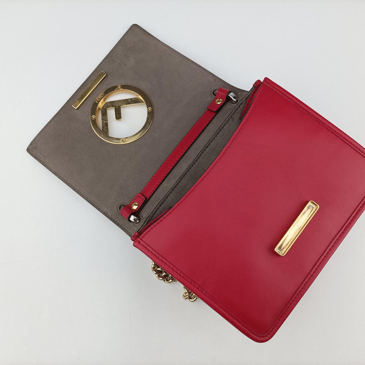 Pre-owned Fendi KAN I F Red Leather 8BT286 shoulderbag | stylenewstar