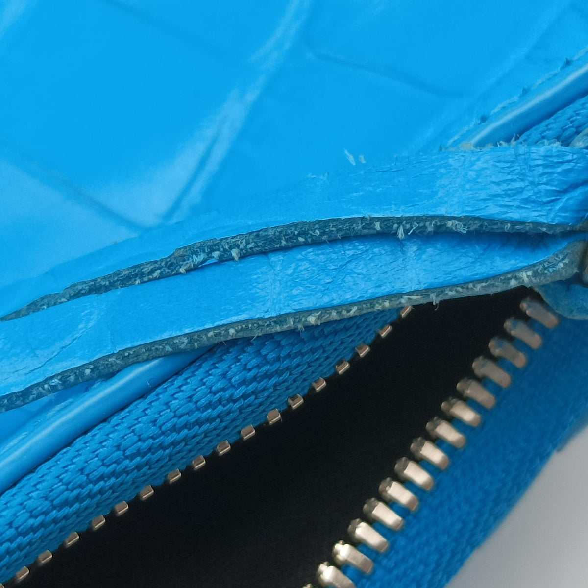 Pre-owned Balenciaga Le Cagole Blue Leather  shoulderbag | stylenewstar