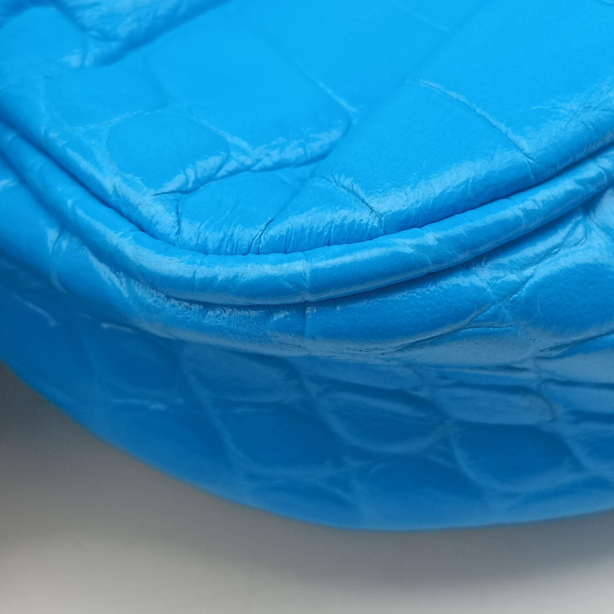 Pre-owned Balenciaga Le Cagole Blue Leather  shoulderbag | stylenewstar