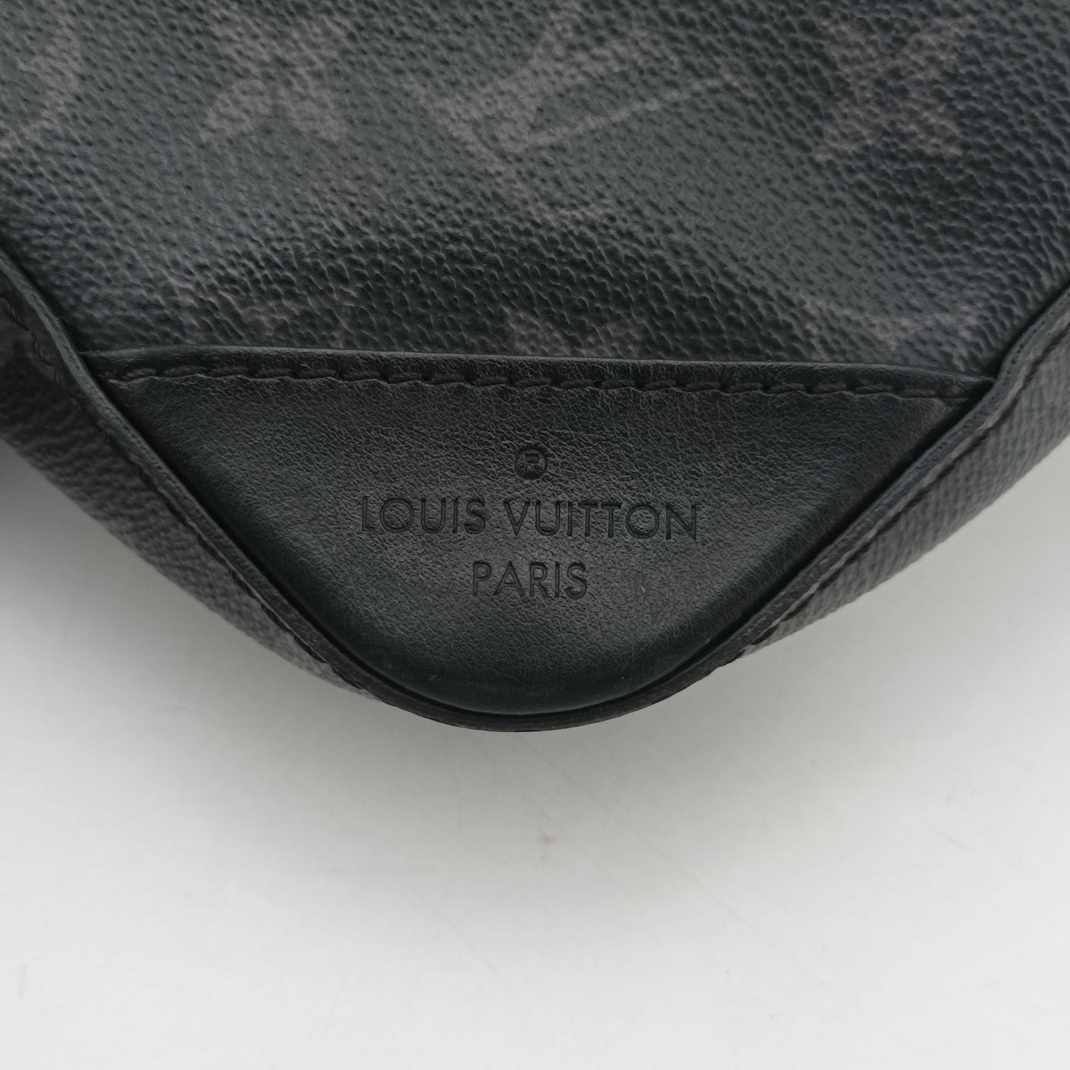 Pre-owned Louis Vuitton Trio Messenger Gris Monogram Shadow M46603 shoulderbag | stylenewstar
