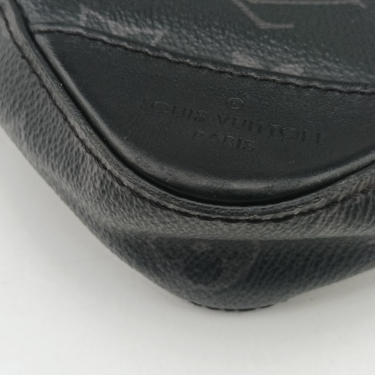 Pre-owned Louis Vuitton Trio Messenger Gris Monogram Shadow M46603 shoulderbag | stylenewstar