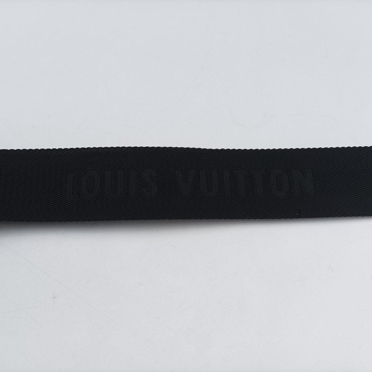 Pre-owned Louis Vuitton Trio Messenger Gris Monogram Shadow M46603 shoulderbag | stylenewstar