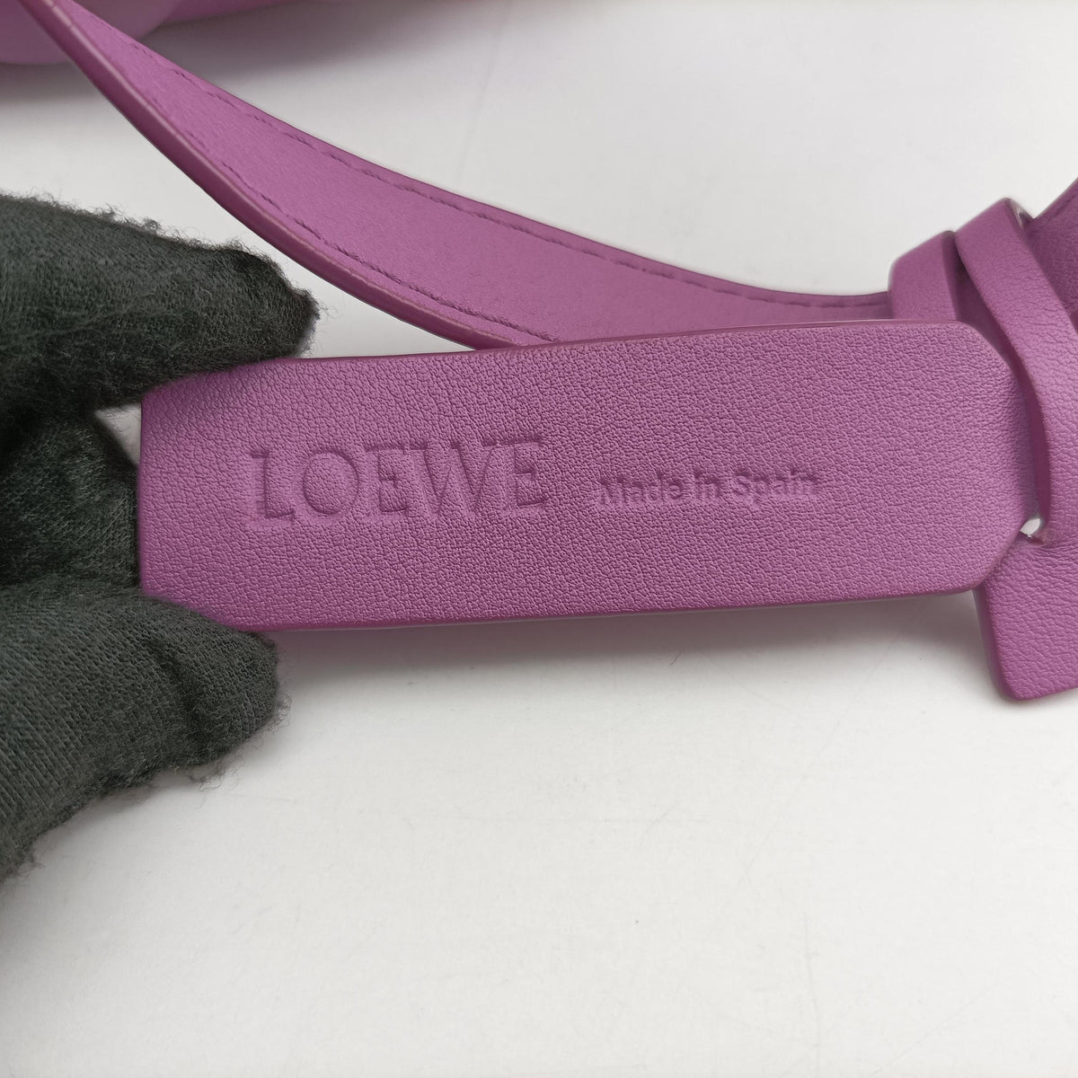 Pre-owned Loewe Anagram cutout Purple Leather  shoulderbag | stylenewstar