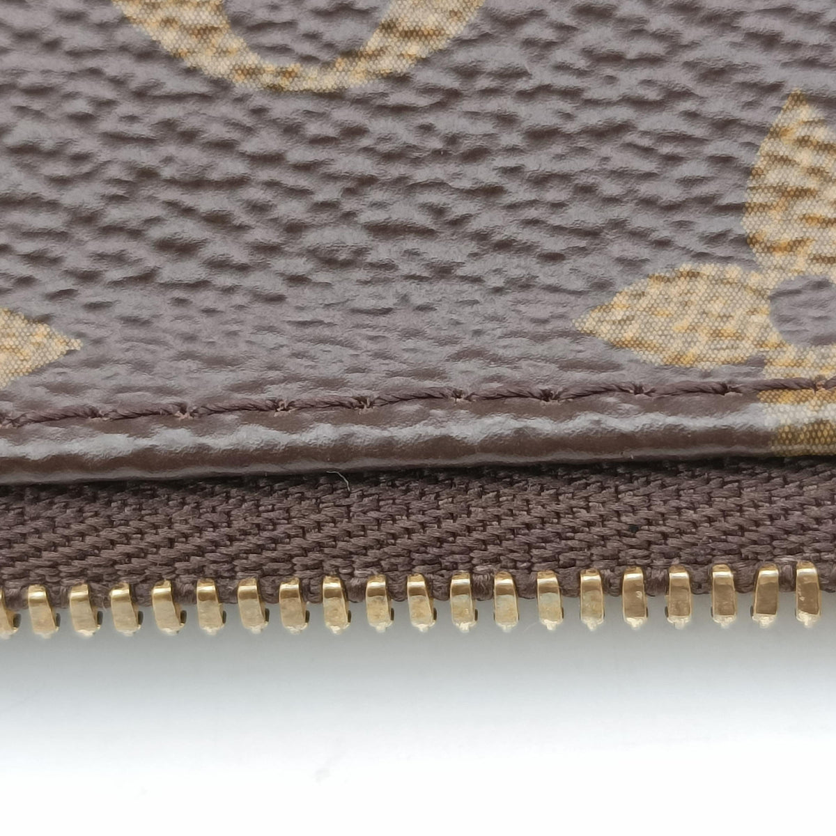 Secondhand Louis Vuitton MULTI POCHETTE ACCESSOIRES brown×khaki Monogram Canvas M44813 shoulderbag | stylenewstar