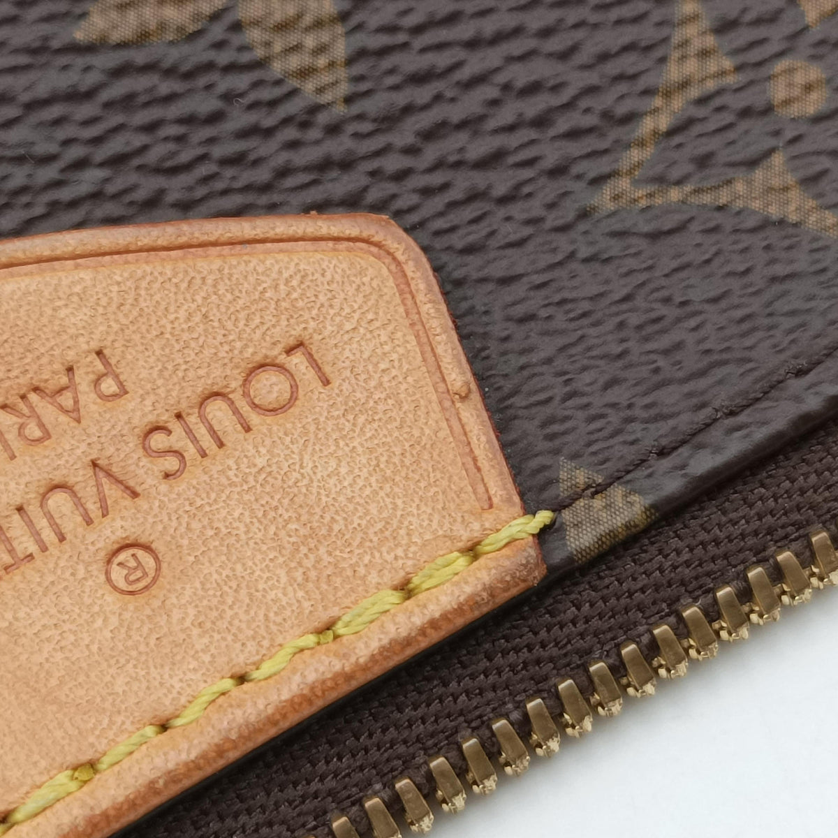 Secondhand Louis Vuitton MULTI POCHETTE ACCESSOIRES brown×khaki Monogram Canvas M44813 shoulderbag | stylenewstar