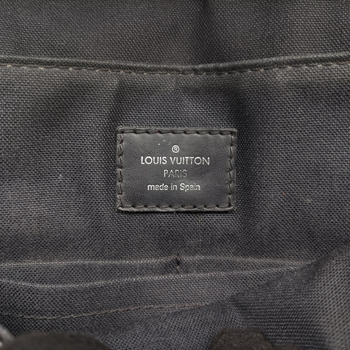 Vintage Louis Vuitton District MM Noir Damier GRAPHITE N41272 shoulderbag | stylenewstar