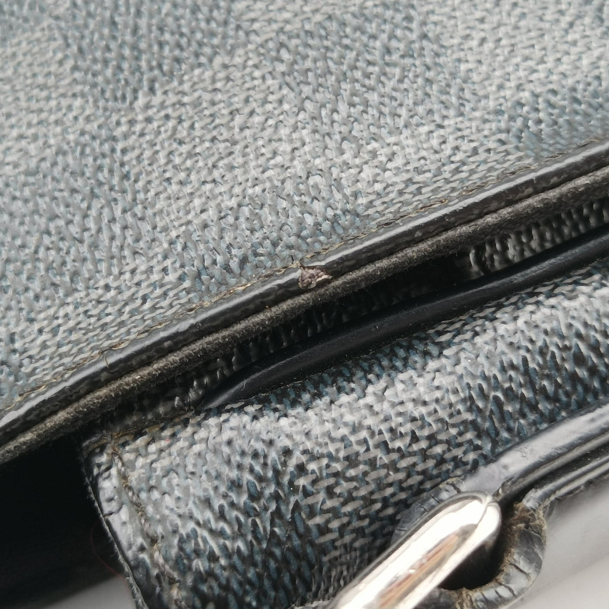 Vintage Louis Vuitton District MM Noir Damier GRAPHITE N41272 shoulderbag | stylenewstar