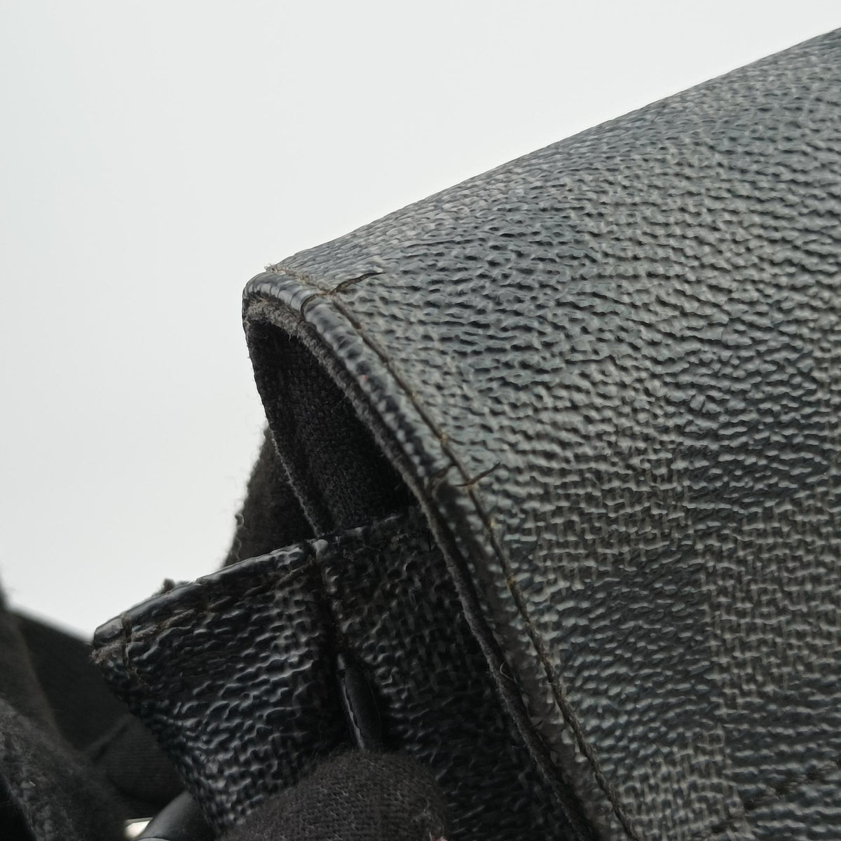 Vintage Louis Vuitton District MM Noir Damier GRAPHITE N41272 shoulderbag | stylenewstar