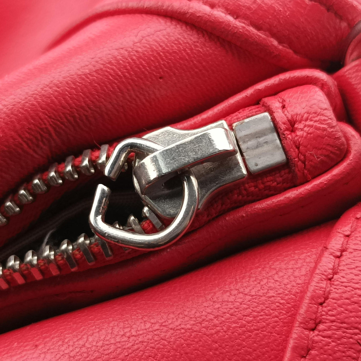 Pre-owned Christian Dior Granville Red lambskin  shoulderbag | stylenewstar