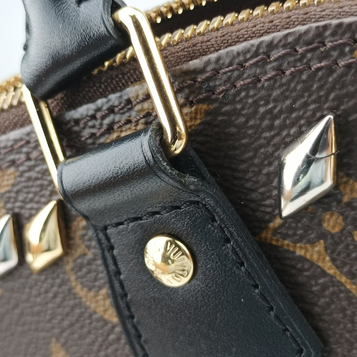 Pre-owned Louis Vuitton Alma PM Brown Monogram Canvas M41579 handbag | stylenewstar