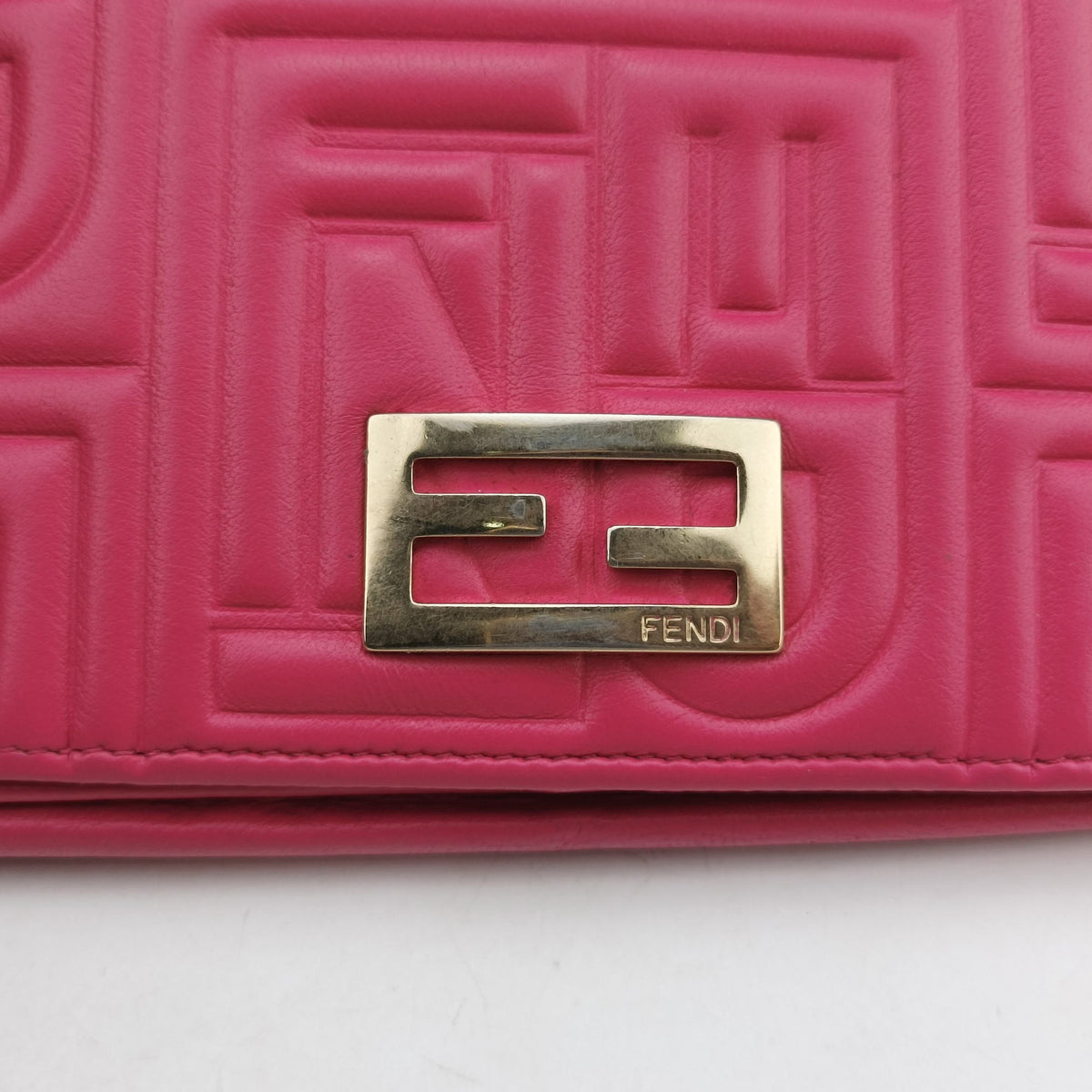 Pre-owned Fendi Embossed Logo Pink lambskin 8M0219 shoulderbag | stylenewstar