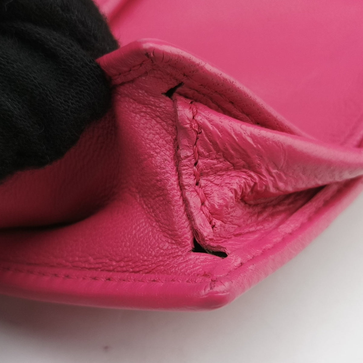 Pre-owned Fendi Embossed Logo Pink lambskin 8M0219 shoulderbag | stylenewstar